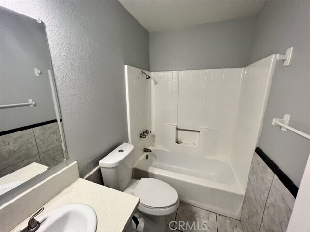 Foto del edificio - 1443 Granada Ave
