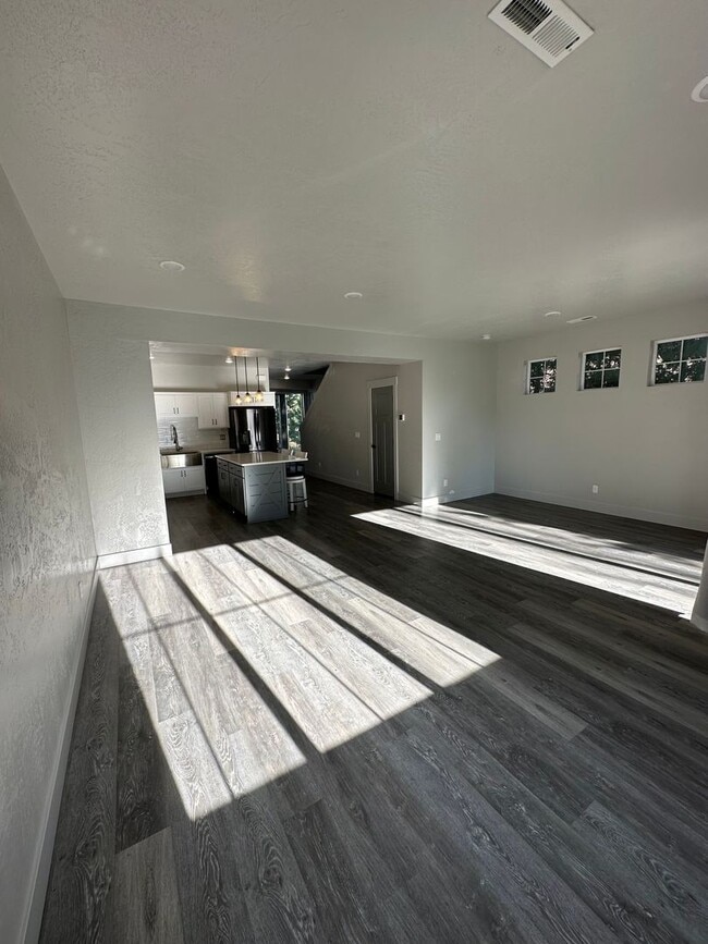Foto del edificio - Grove Way Condo (APP#222)