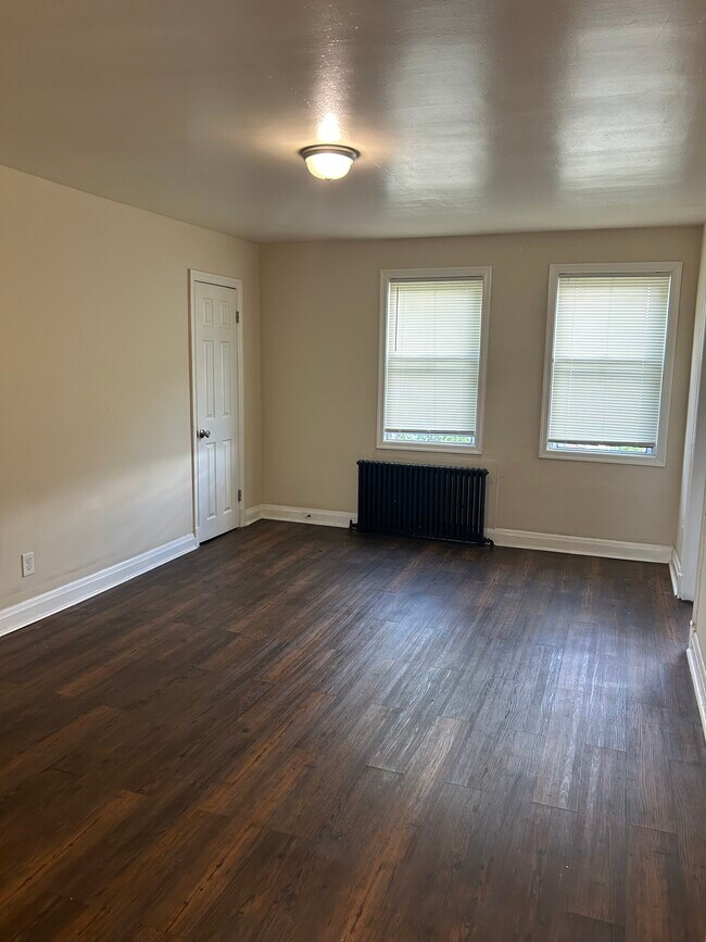 Foto del edificio - 1644 E Cold Spring Ln