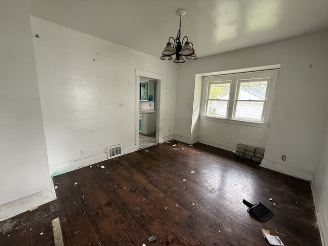 Building Photo - 4112 Caroline Ave