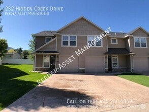 Building Photo - 232 Hidden Creek Dr