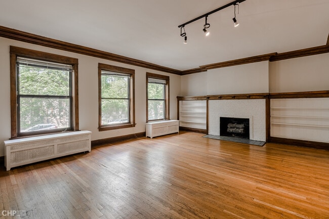 Building Photo - 5121 S Ingleside Ave
