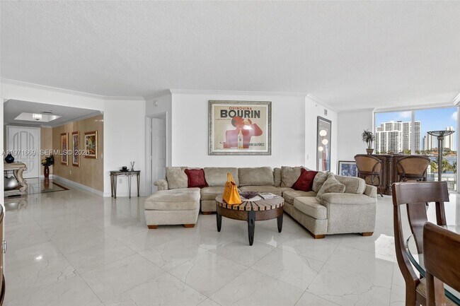 Foto del edificio - 3370 Hidden Bay Dr