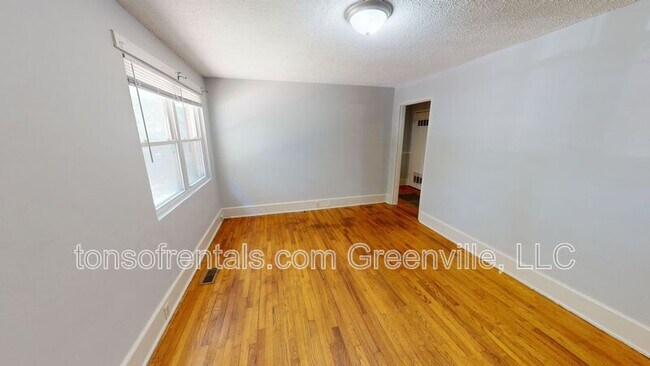 Building Photo - 470 Virginia St