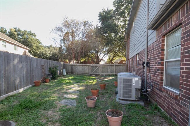 Foto del edificio - 3123 Waters Way Dr