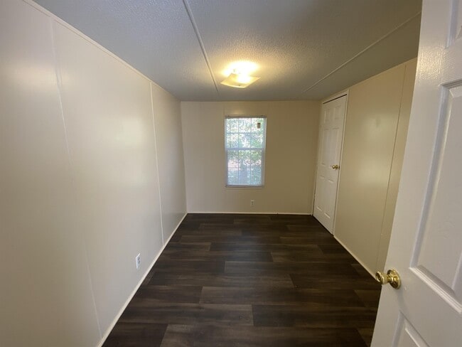 Foto del edificio - 1709 Brown Pl Dr