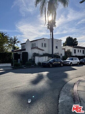 Building Photo - 859 N Orange Grove Ave