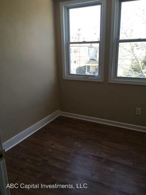 Foto principal - 4624 Pulaski Ave