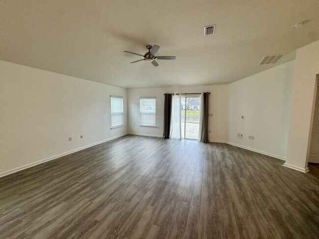 Foto del edificio - 14916 Durbin Cove Way