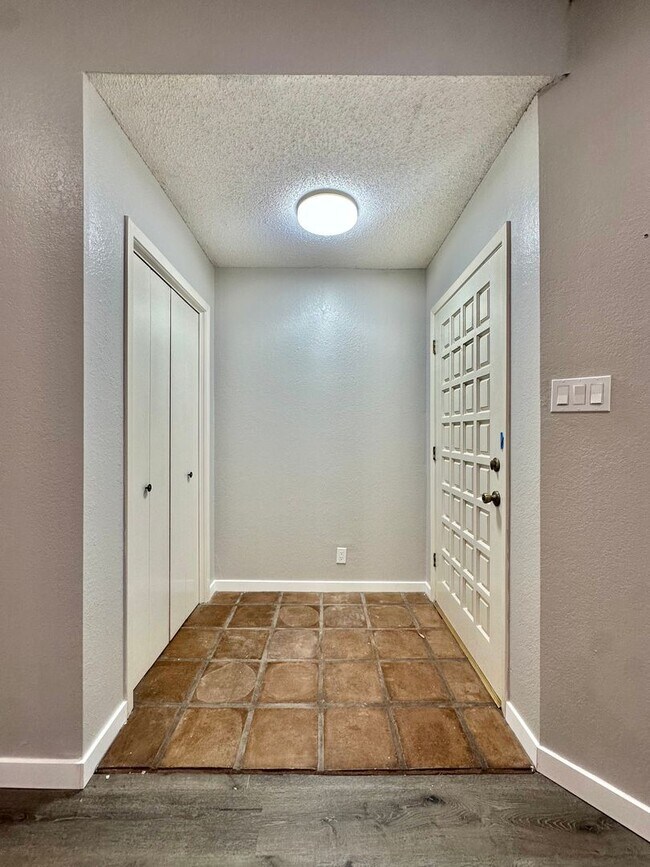 Foto del edificio - Now Available - 2 Bedroom 2 Bathroom Condo...