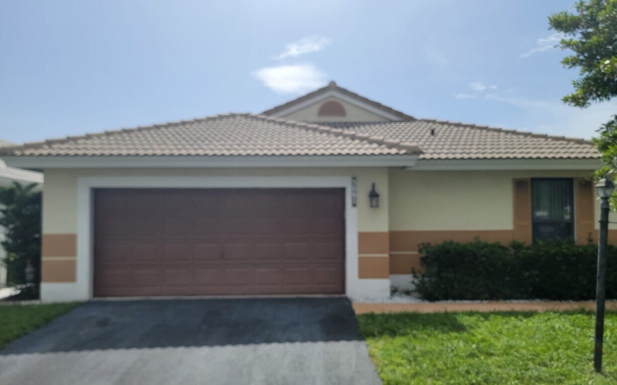 Primary Photo - 5881 Chester Ln