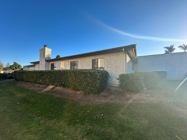 Foto del edificio - Lovely 3 Bedroom Townhome!