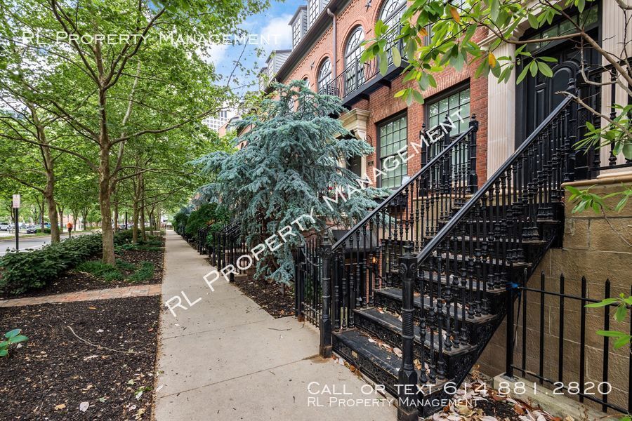 Primary Photo - 266 E Gay St