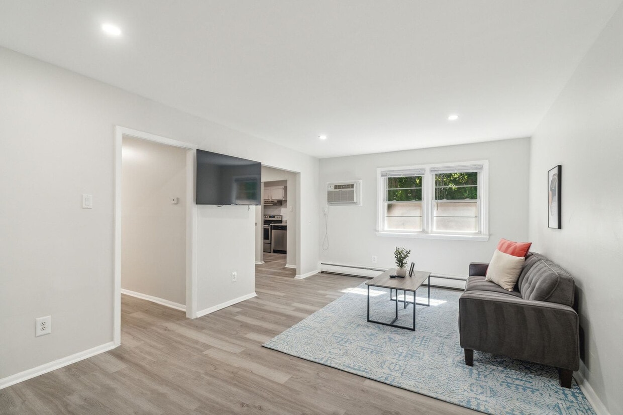 Foto principal - 808 Wharton Dr