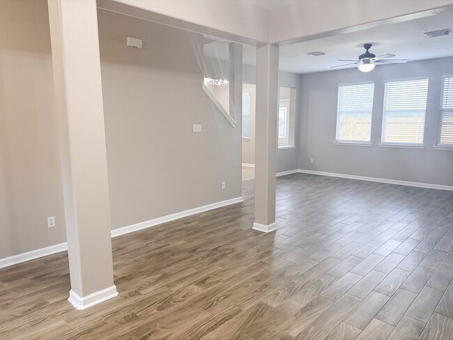 Building Photo - 4422 Park Trail Ln