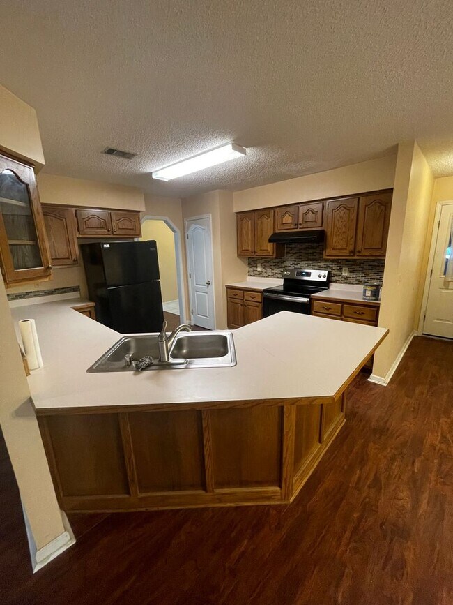 Building Photo - 3207 Canyonview Rd