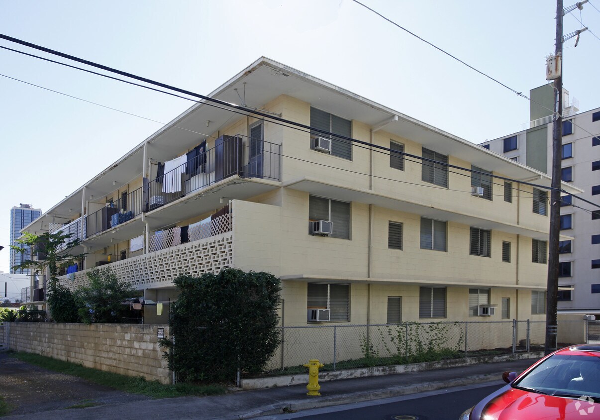 Building Photo - 915 Birch St