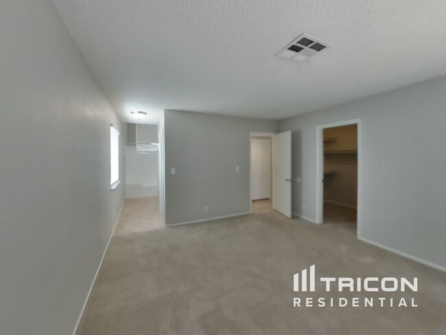Building Photo - 5848 Goodsprings Ct