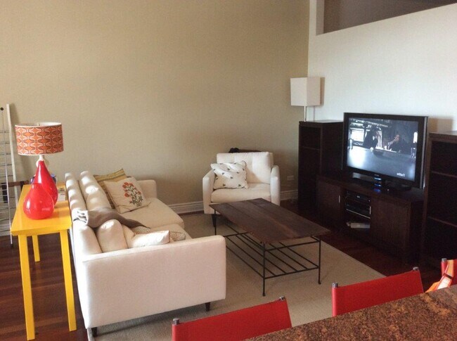 Foto del edificio - 3300 W Irving Park Rd