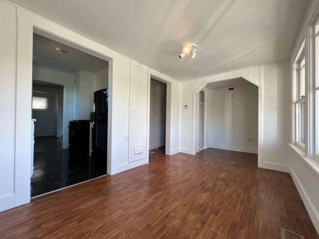 Building Photo - 347 Alvarado St