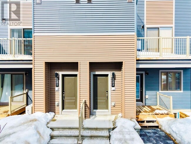 Building Photo - 241 David Lewis Private