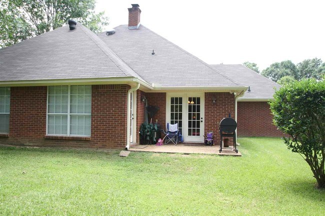 Building Photo - 116 Sunnycrest Dr