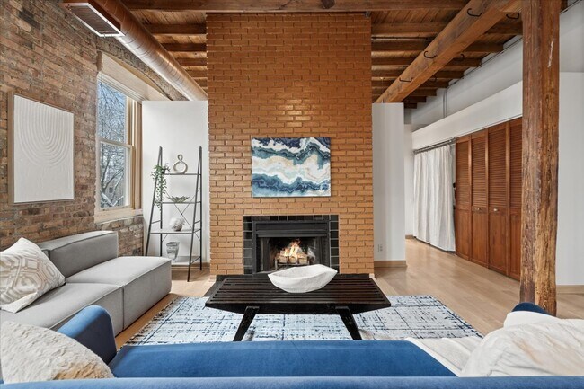 Foto del edificio - 2510 N Wayne Ave