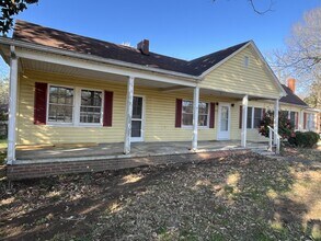 Building Photo - 2830 Tryon Courthouse Rd