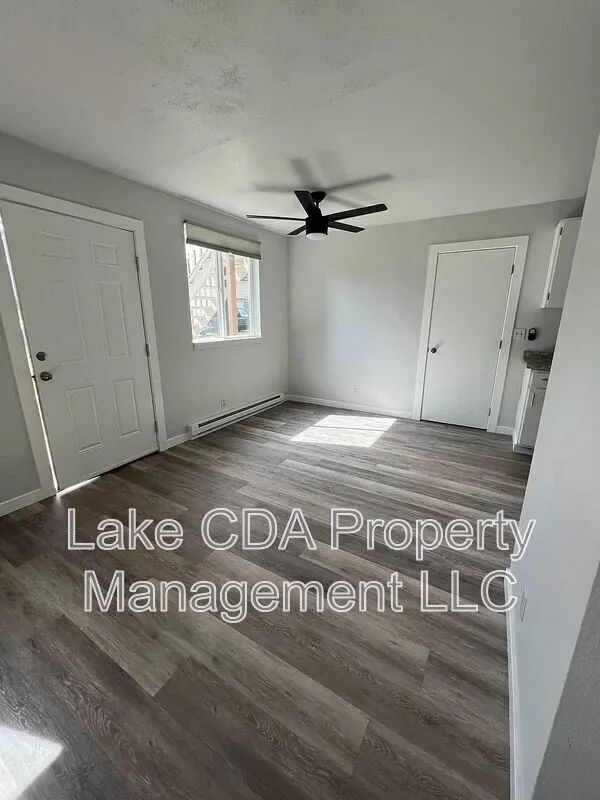 Foto del edificio - 1099 Woolsey Dr