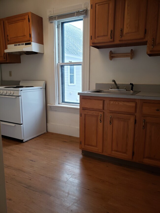 104 High St Unit 4, Keene, NH 03431 Apartments in Keene, NH