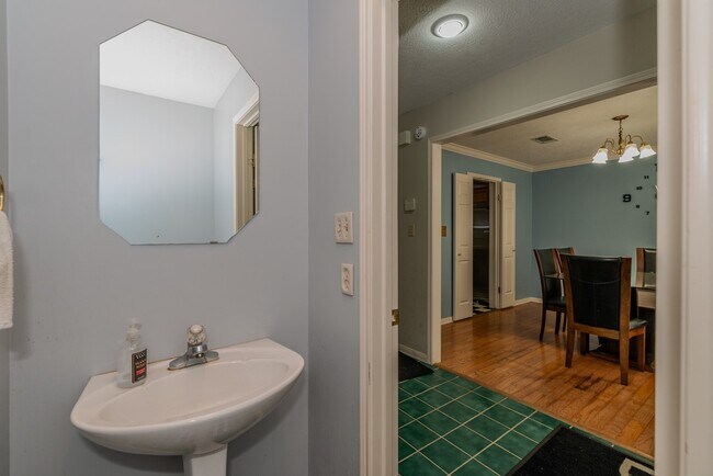 Foto del edificio - 1133 Green Meadow St