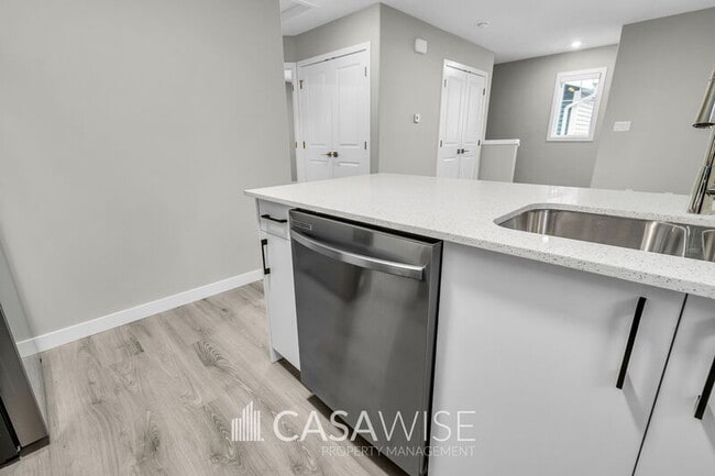 Building Photo - 6079 Naden Landing NW