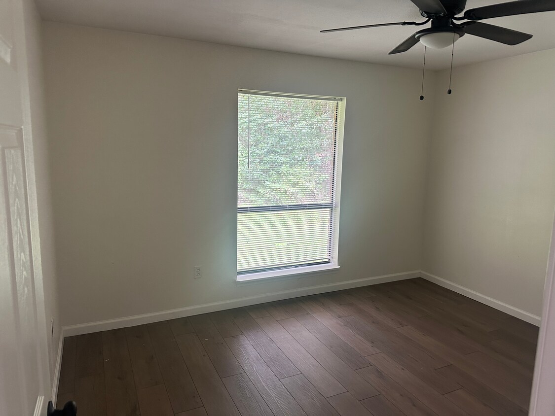 Bedroom 1 - 44166 Simpson Pl
