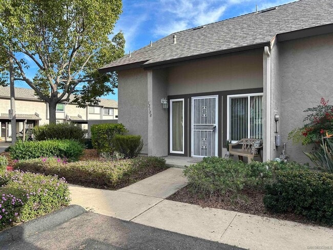 Building Photo - Charming 3 Bedroom Townhome in Poway!
