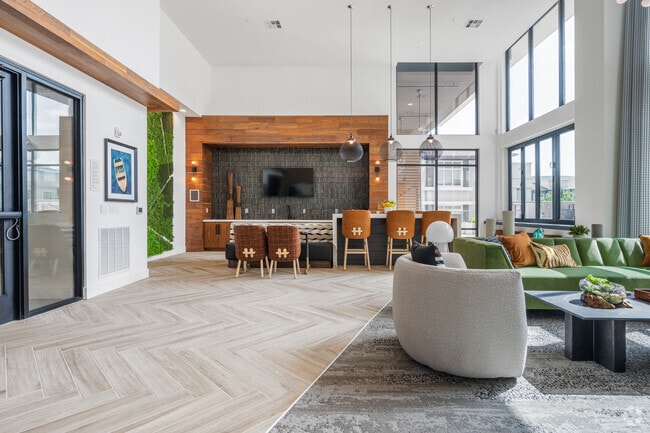 Clubroom - Lakeshore Pearl 2