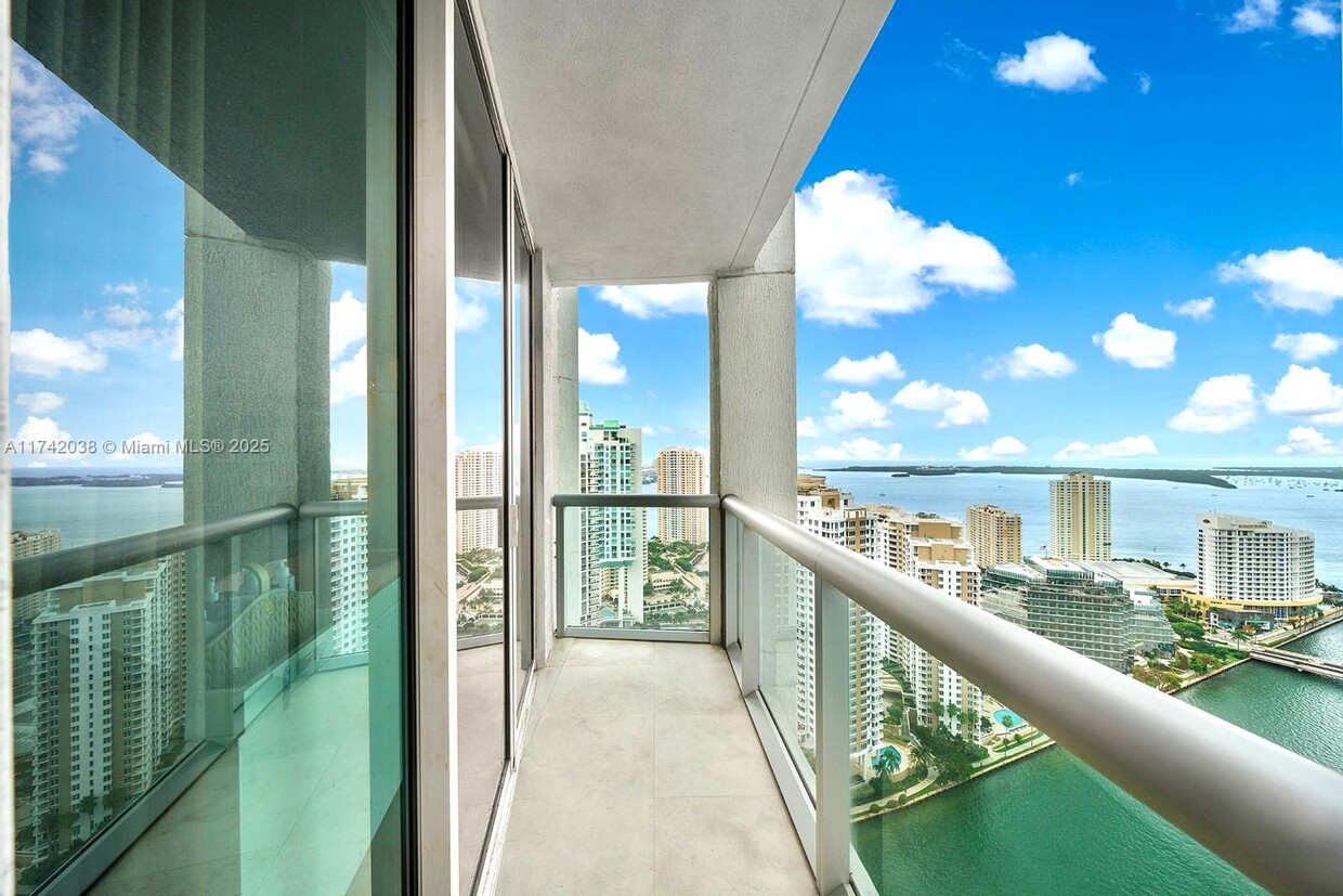 Foto principal - 475 Brickell Ave