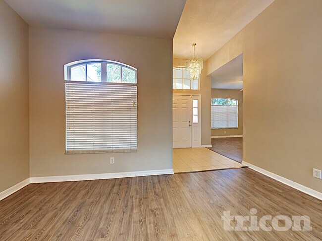 Foto del edificio - 11723 Grove Arcade Dr