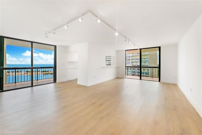 Building Photo - 2333 Brickell Ave