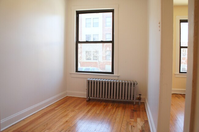 Foto del edificio - 2647 N Spaulding Ave