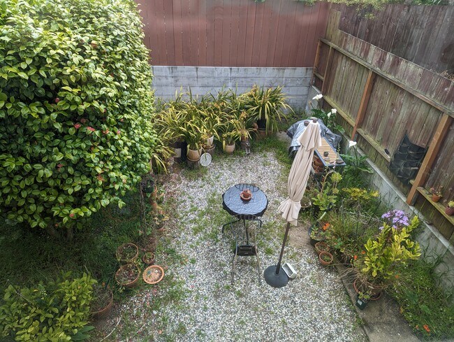 Building Photo - 712 15th Ave