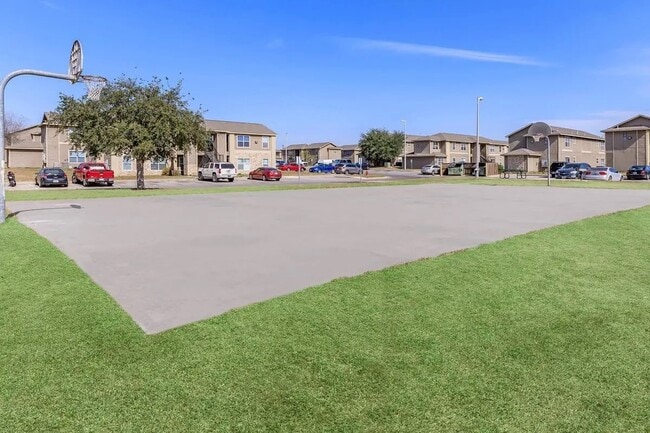 Foto del edificio - 409 Riverhill Loop