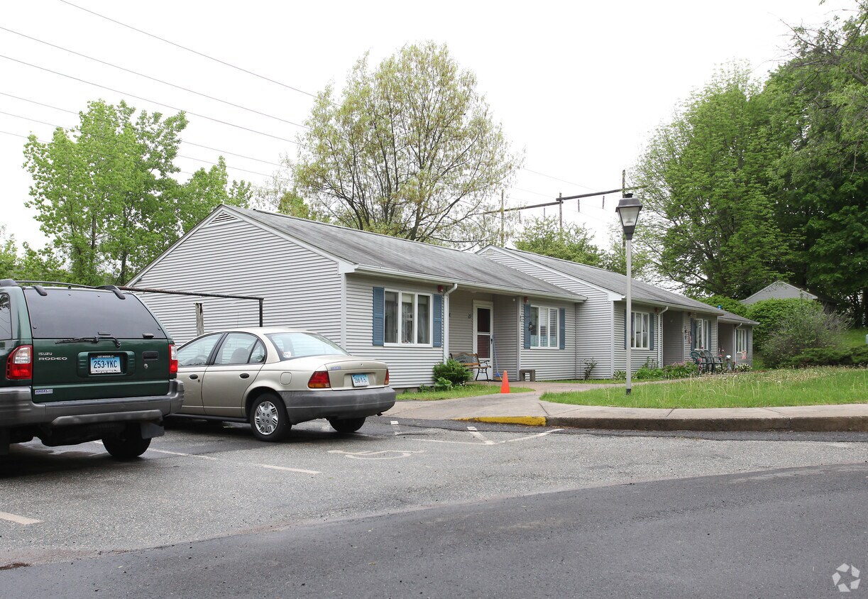 Spring Village Apartments in East Windsor, CT