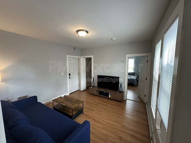 Foto del edificio - 73 Green Hill Pkwy