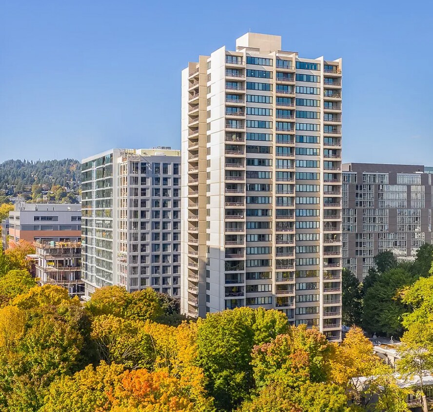 Foto principal - 1-Bedroom Condo on 14th floor of Harrison West - Corner Unit!