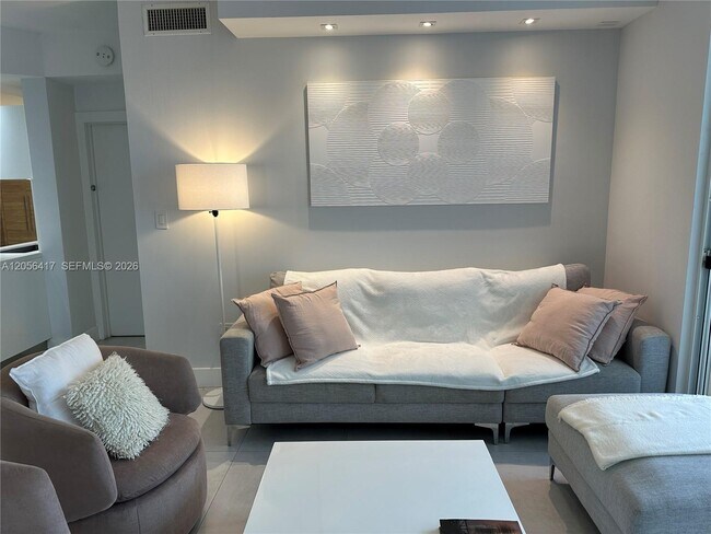 Foto del edificio - 888 Brickell Key Dr