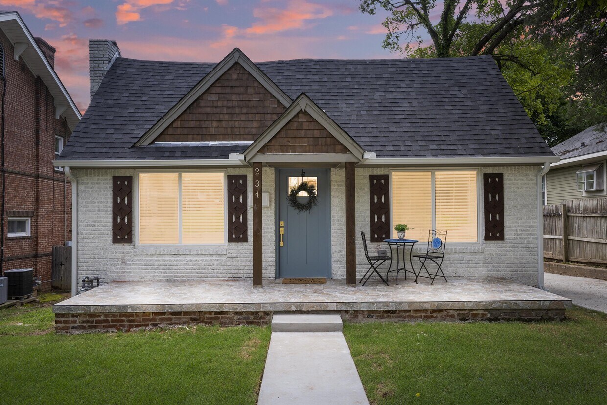 Primary Photo - 234 N Yukon Ave