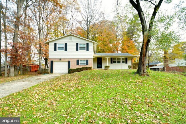 Foto del edificio - 5111 Gainsborough Dr