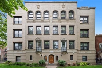 Building Photo - 6300 N Rockwell St