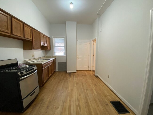 Building Photo - 1445 Worthington St