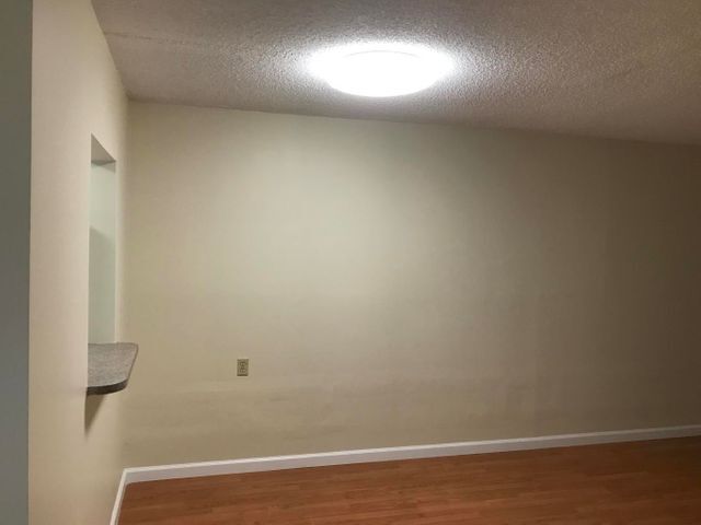 Building Photo - 9915 Sandalfoot Blvd